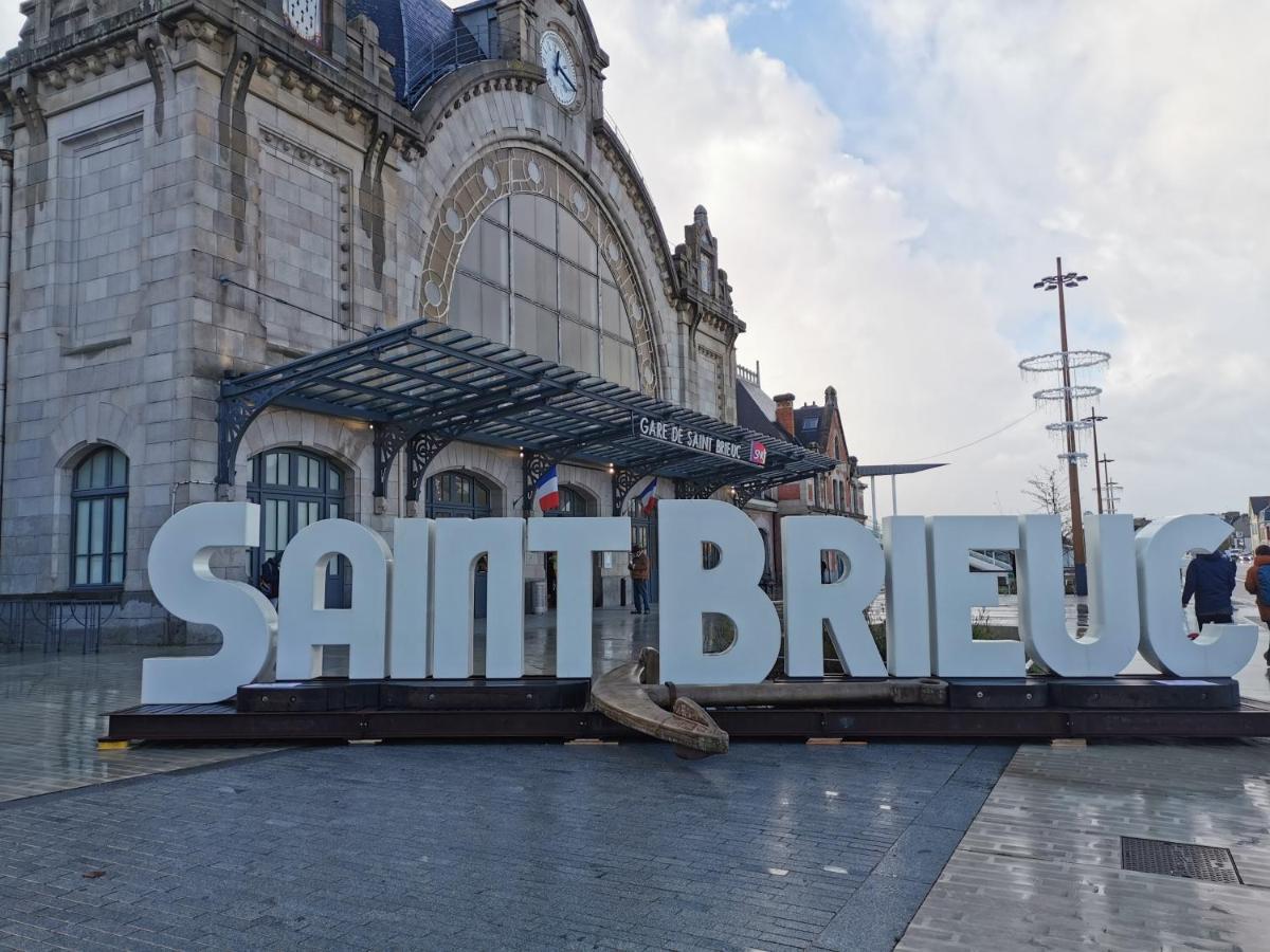Premier Chapitre - Design Et Charme De L'Ancien En Coeur De Ville Saint-Brieuc Buitenkant foto